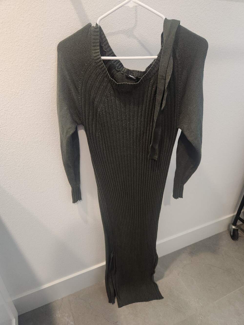 Fashion Olive Green Ribbed Sweater Long Sleeve Long Dress With Belt & Side Slits